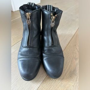 Ariat Devon paddock riding boots kids size 2